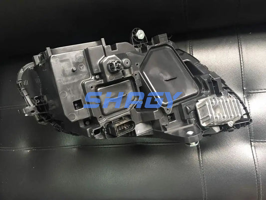 لبنز C calss 205 (تكوين منخفض) مع المصباح الأمامي HID وAFS 20582036613761